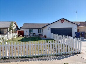 Building Photo - Modern Comfort Meets Family-Friendly Living in a Great Neighborhood