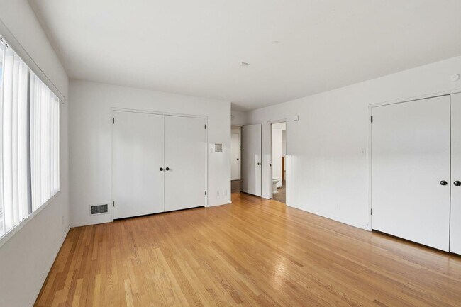 Building Photo - 1008 Westholme Ave