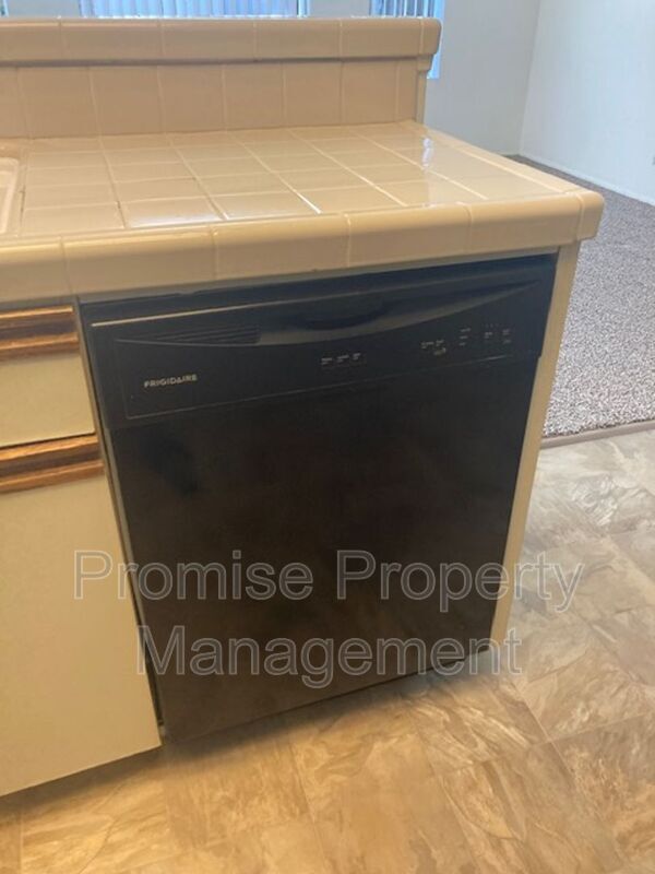 Building Photo - 1744 Calle Platico