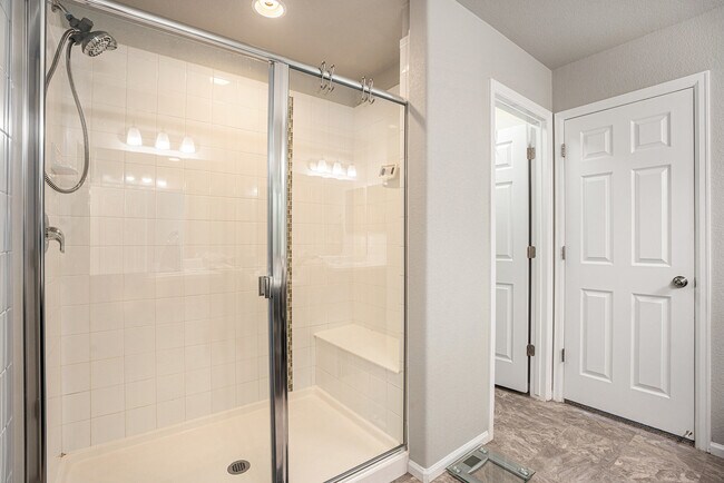 Building Photo - 6915 Mandan Dr