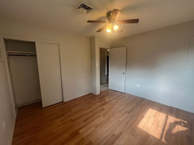 Building Photo - Nice large 3 BR. 1.5 Bath home for rent in Lonoke