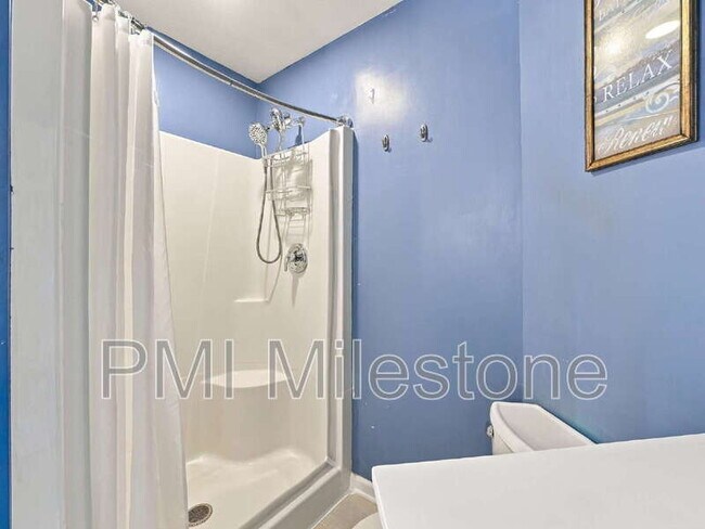 Building Photo - 2132 Bristol Dr