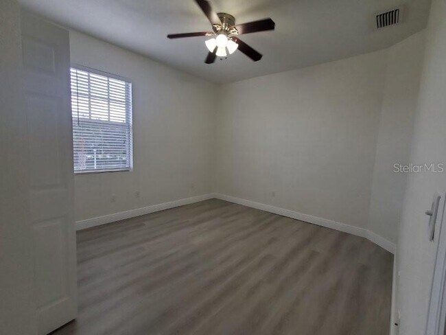 Building Photo - 240 West End Dr