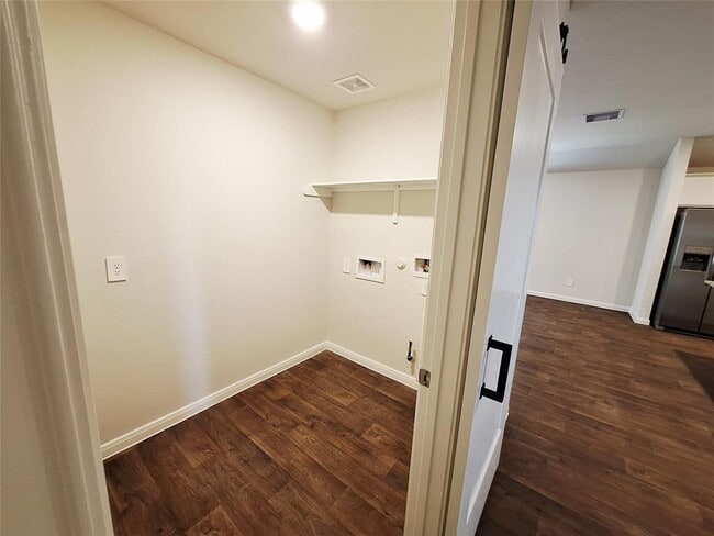 Building Photo - 1327 Camden Ln