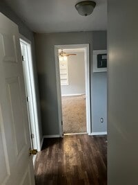 Building Photo - 1425 Silver Dr