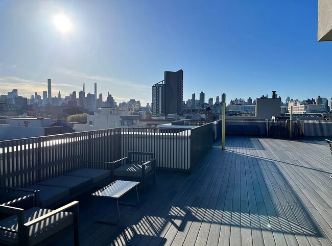 Rooftop skyline view - 1433 31st Ave