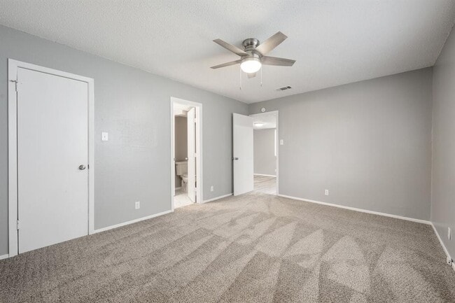 Building Photo - 6805 Blue Dawn Trail