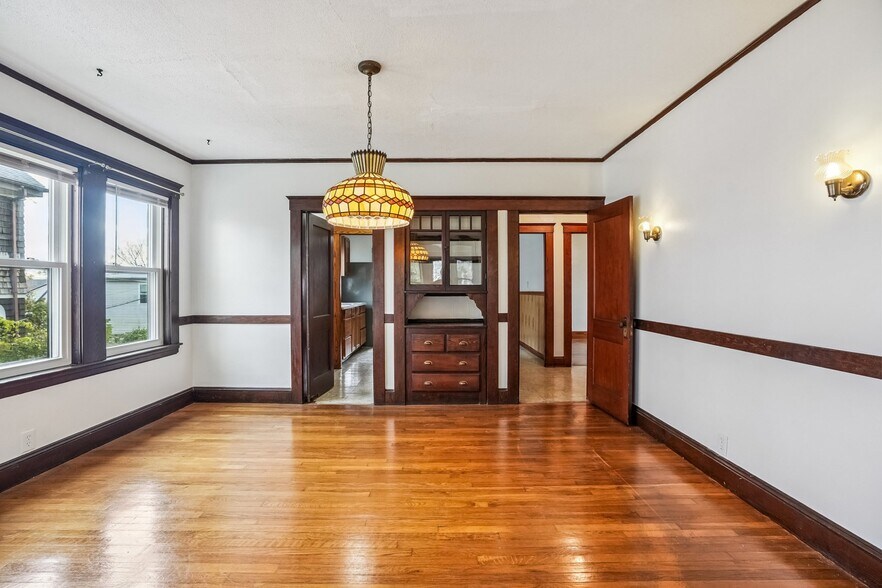 Building Photo - 14 Hurlcroft Ave