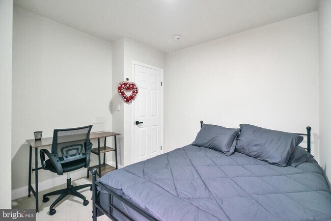 Building Photo - 2214 Wilkens Ave