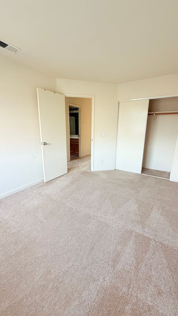 Building Photo - 400 McDonnel Rd