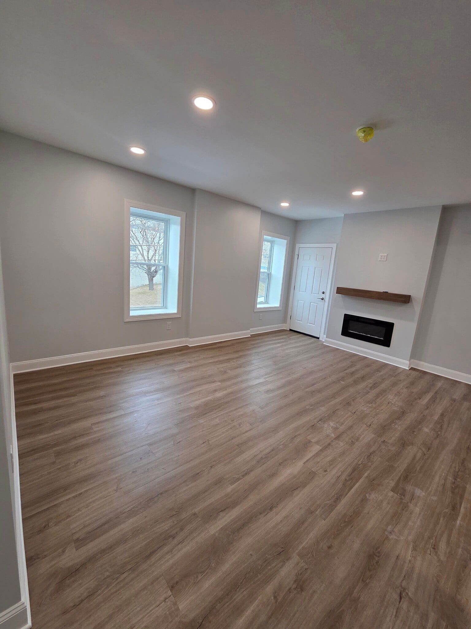 Building Photo - 840 2nd St