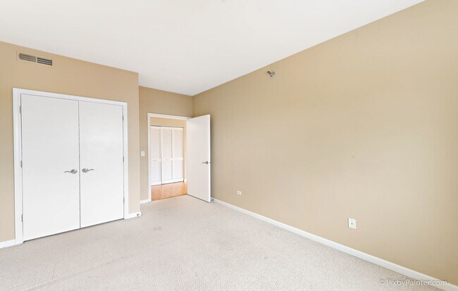 Building Photo - 100 N Hermitage Ave