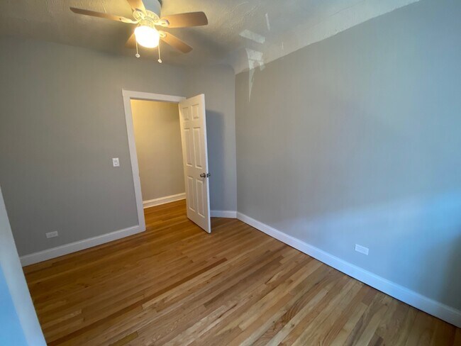 Building Photo - 6518 N Glenwood Ave