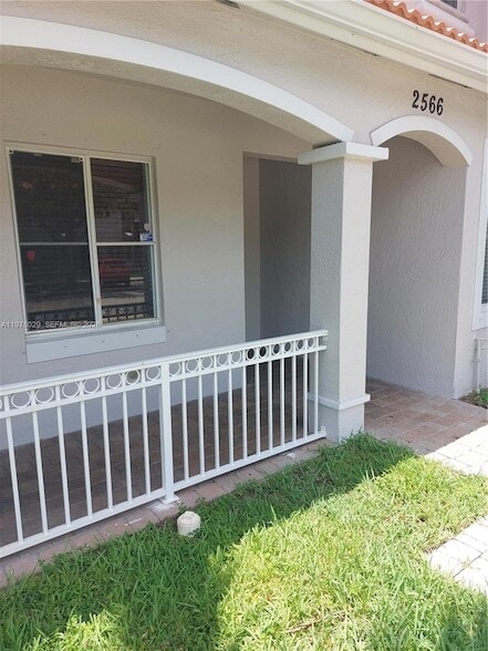 Building Photo - 2566 SW 82nd Ave