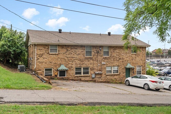 Building Photo - 211 N 5th St