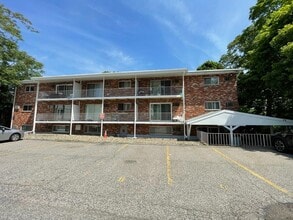 Building Photo - 73 Charlesbank Rd