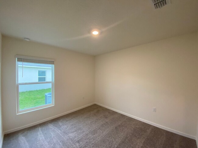 Building Photo - Not Ready for Showings until BEGINNING OF FEBRUARY... Desirable Lake Diamond Subdivision 4/2/2 **...