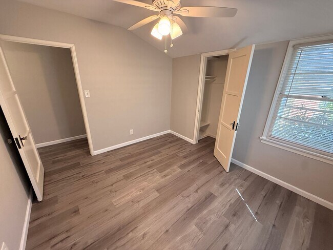 Building Photo - 2nd St., 829-831