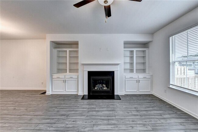 Building Photo - 477 Danville Ave