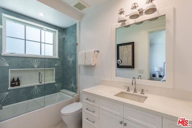 Building Photo - 6671 Dume Dr