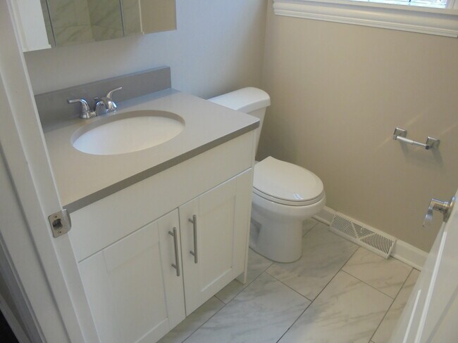 Building Photo - 7609 W 63rd Pl