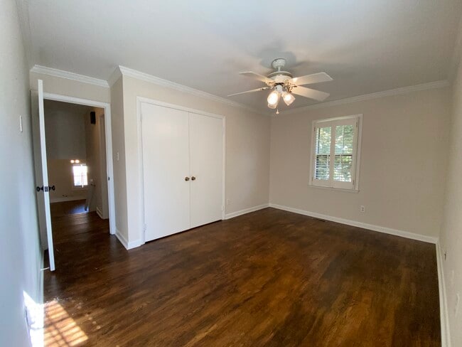 Building Photo - 312 Northfield Dr