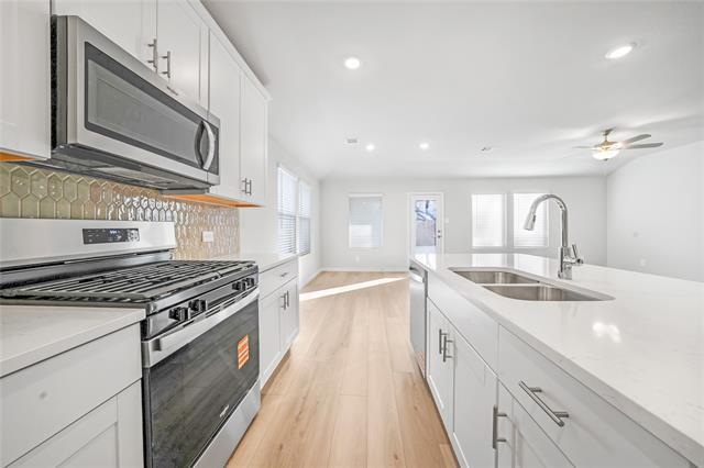 Building Photo - 521 Midnight Oak Dr