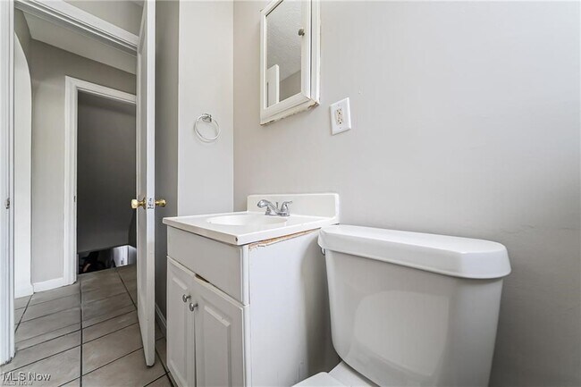 Building Photo - 3839 Mayfield Rd