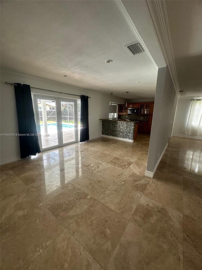 Building Photo - 3 bedroom in Hollywood FL 33021