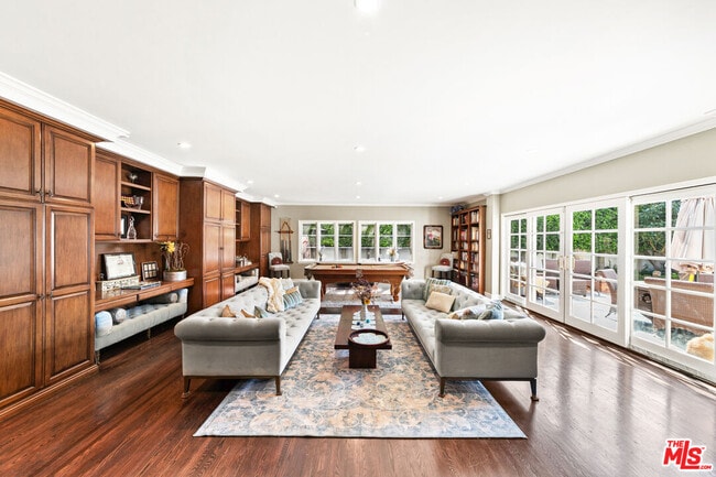 Building Photo - 401 N McCadden Pl