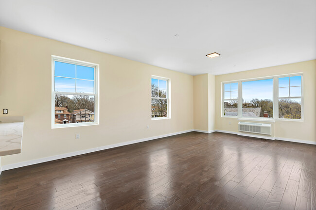 Building Photo - 209 Oakdene Pl