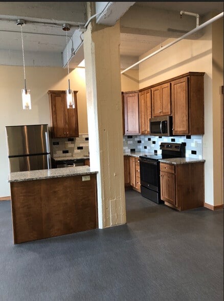 Kitchen - Kansas Avenue Lofts