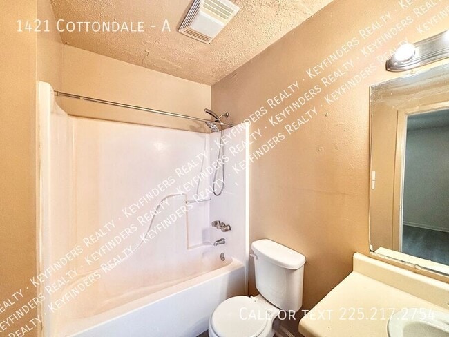 Building Photo - 1421 Cottondale-A