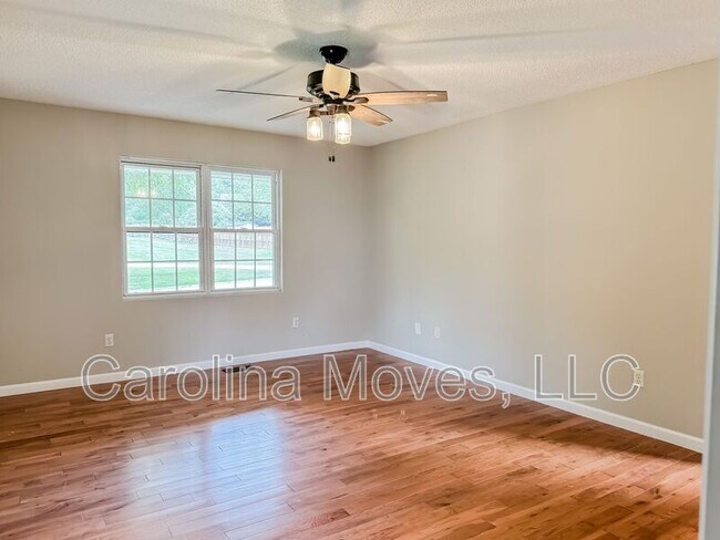 Building Photo - 205 Winterthur Dr