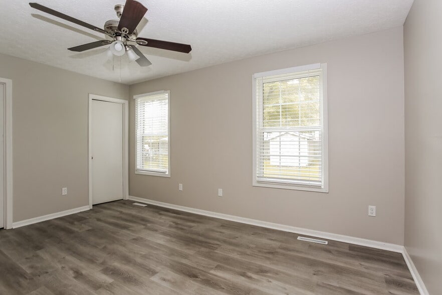 Building Photo - 195 S Summit Ridge Dr SW