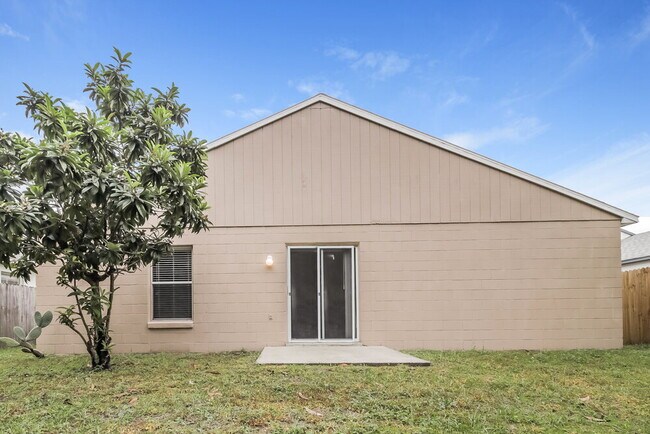 Building Photo - 2230 Justin Ave