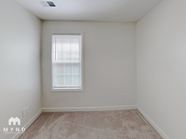 Building Photo - 329 Kimball St