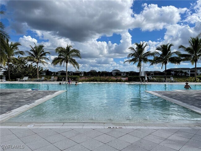 Building Photo - 9213 Cayman Dr