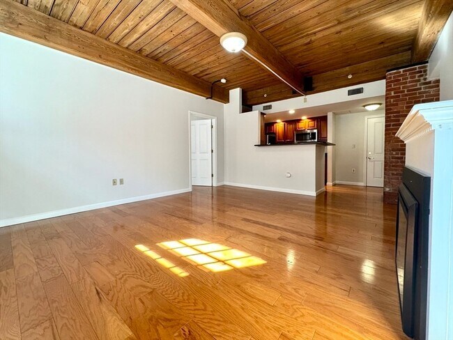 Building Photo - 4 Bishop St