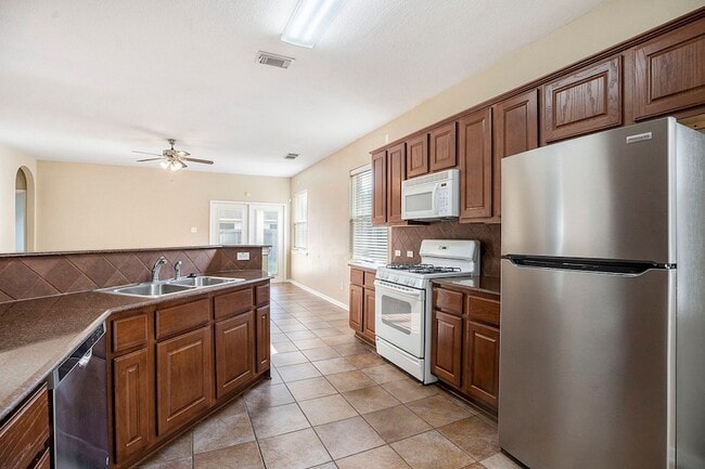 Building Photo - 6185 Galloway Ln