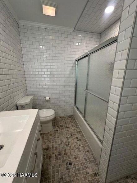 Building Photo - 244 N College Rd