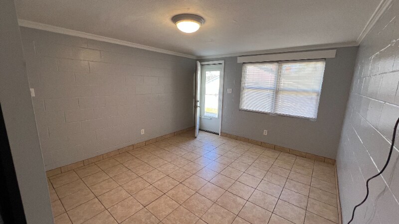 Building Photo - 2451 Gervais St