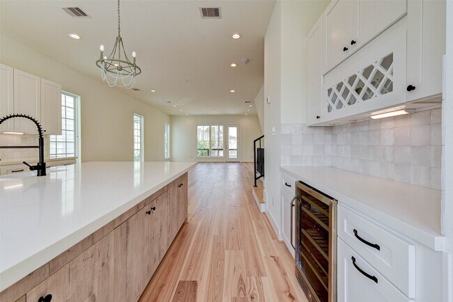 Building Photo - 2516 Ohsfeldt St