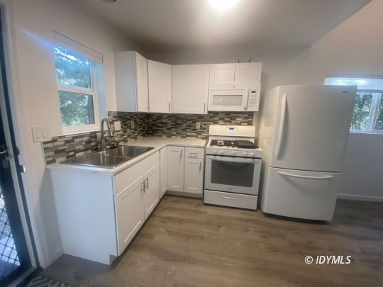 Building Photo - Move-In Ready Newer Tiny Home in The Forest