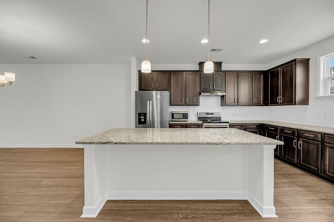 Building Photo - Charming Johns Island Retreat with Modern Amenities