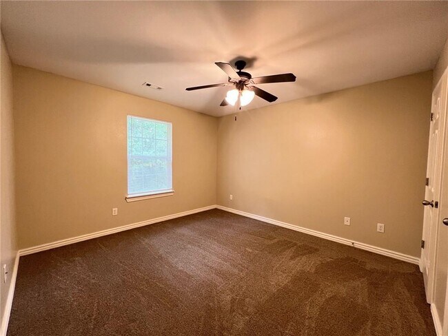 Building Photo - 341 Graystone Cir