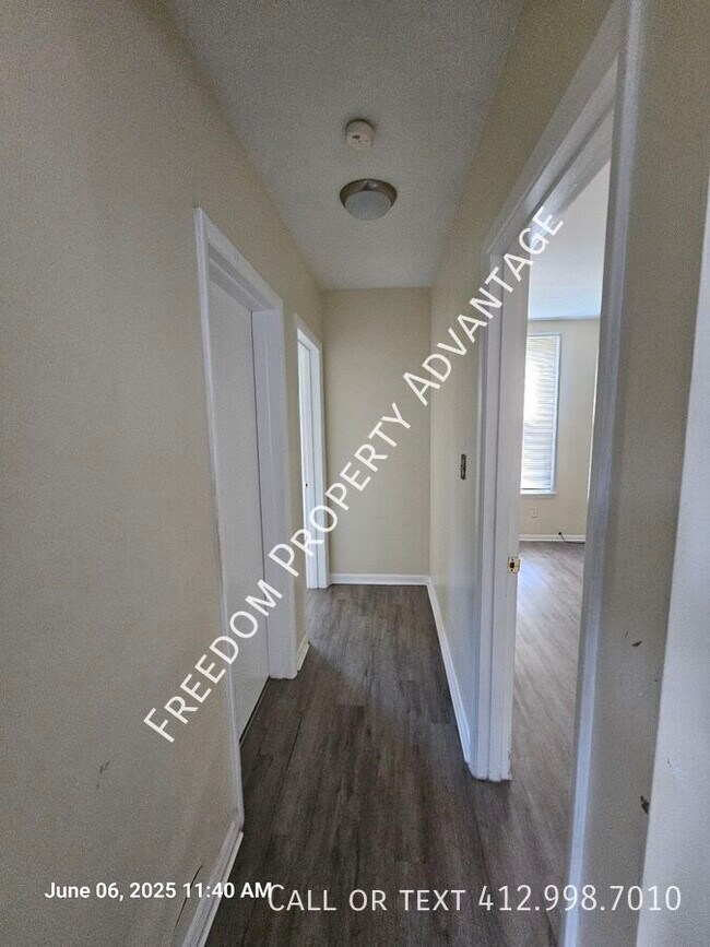 Building Photo - 130 Hall Ave
