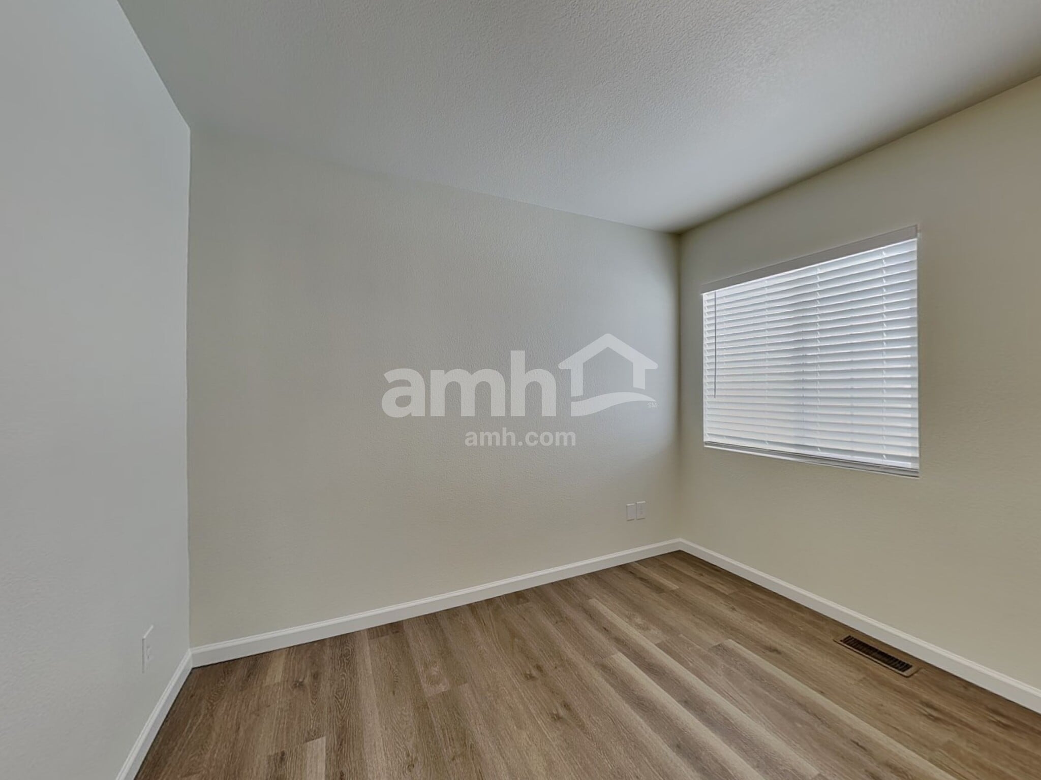 Building Photo - 4142 Knollvale Dr