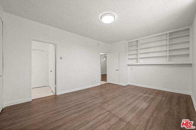 Building Photo - 8704 Gregory Wy