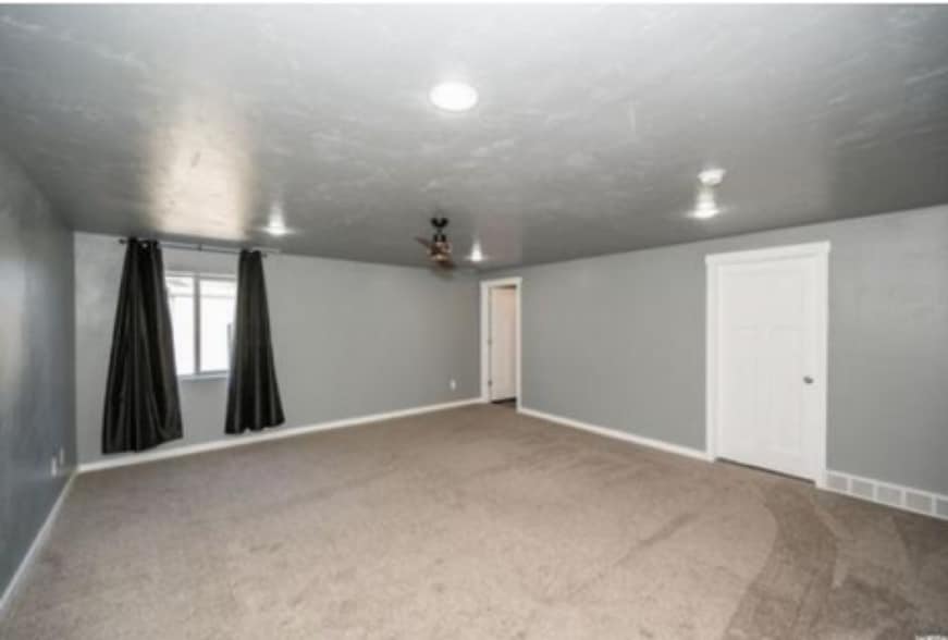 Building Photo - 14468 S Edgemere Dr